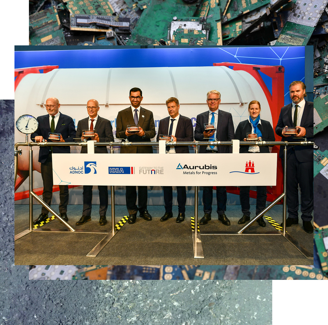 Photo: Aurubis: Photo at the commissioning of the test series.